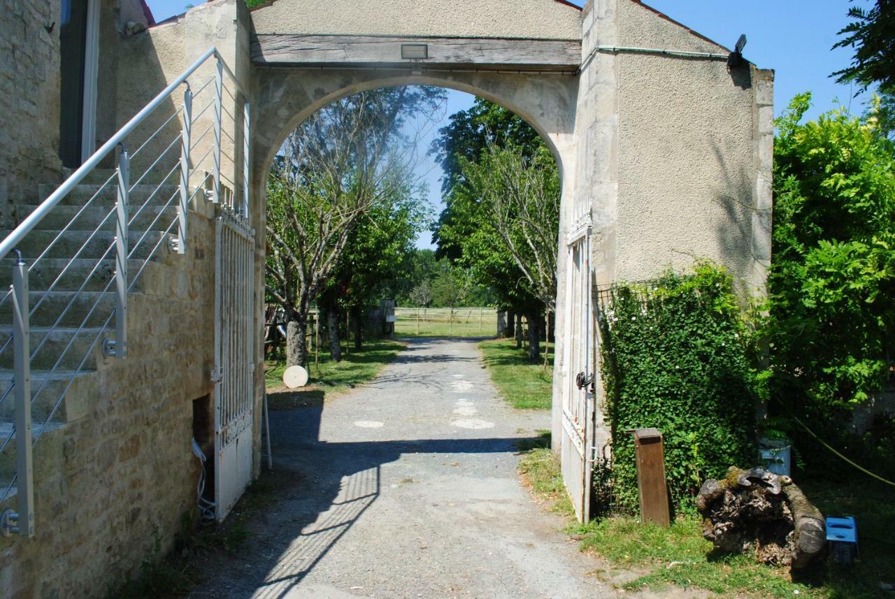 Ecurie De La Grange L'Abbe Apartment Le Langon Exterior foto